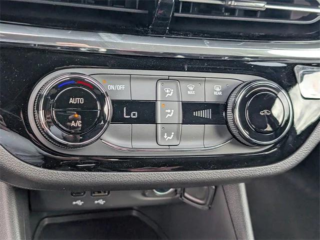 new 2025 Buick Envista car, priced at $26,340