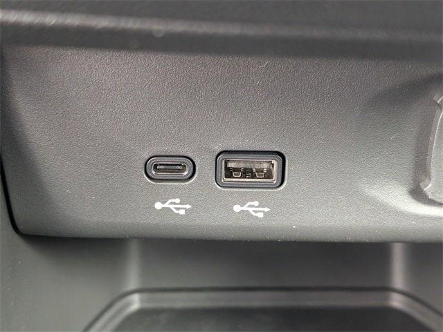 new 2025 Buick Envista car, priced at $26,340