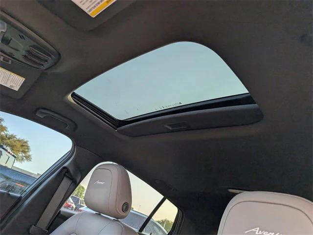 new 2025 Buick Envista car, priced at $27,985