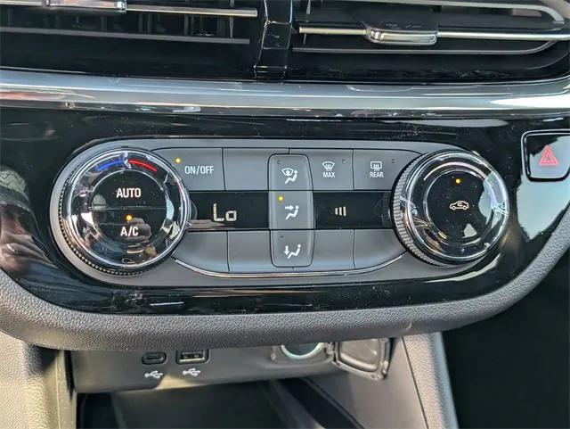 new 2025 Buick Envista car, priced at $25,330