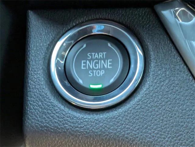 new 2025 Buick Envista car, priced at $25,330