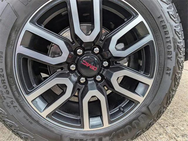 used 2024 GMC Yukon car, priced at $60,977