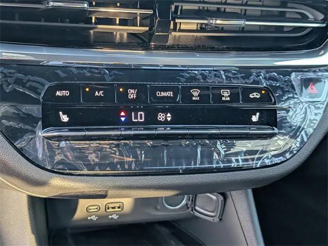 new 2025 Buick Envista car, priced at $27,985