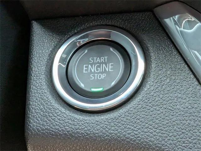 new 2025 Buick Envista car, priced at $25,735
