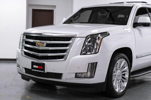 used 2019 Cadillac Escalade ESV car, priced at $31,695