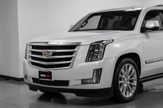 used 2019 Cadillac Escalade ESV car, priced at $30,595