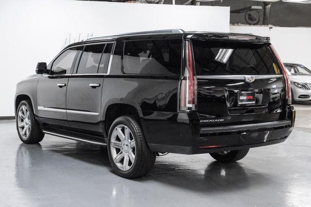 used 2019 Cadillac Escalade ESV car, priced at $30,895