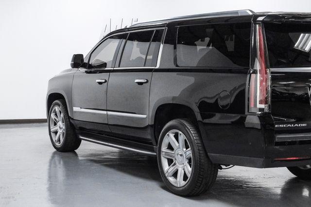 used 2019 Cadillac Escalade ESV car, priced at $30,895