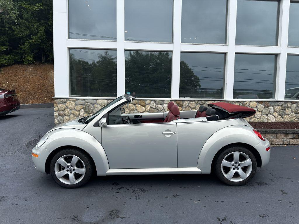 used 2009 Volkswagen New Beetle car, priced at $12,995