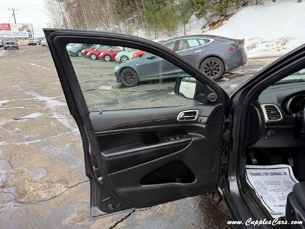 used 2015 Jeep Grand Cherokee car, priced at $14,995