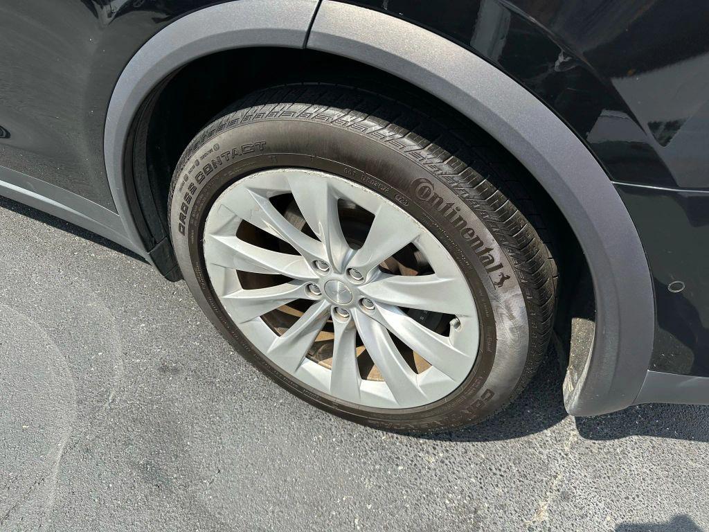 used 2021 Tesla Model X car, priced at $34,500