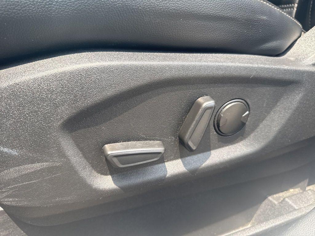 used 2023 Ford Edge car, priced at $21,299