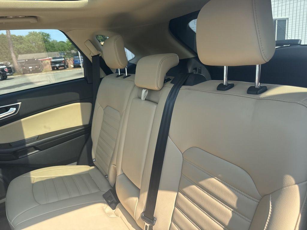 used 2024 Ford Edge car, priced at $29,875