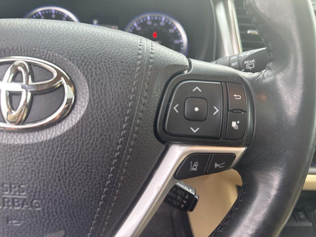 used 2019 Toyota Highlander car, priced at $31,504