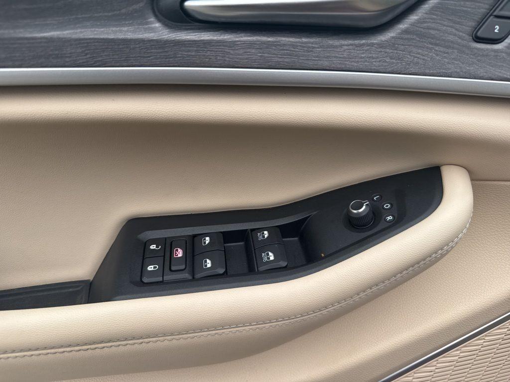 used 2021 Jeep Grand Cherokee L car, priced at $25,999