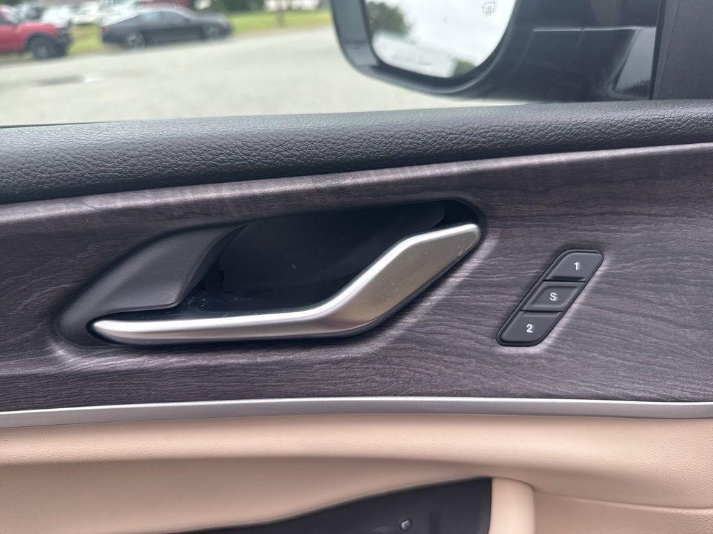 used 2021 Jeep Grand Cherokee L car, priced at $25,999