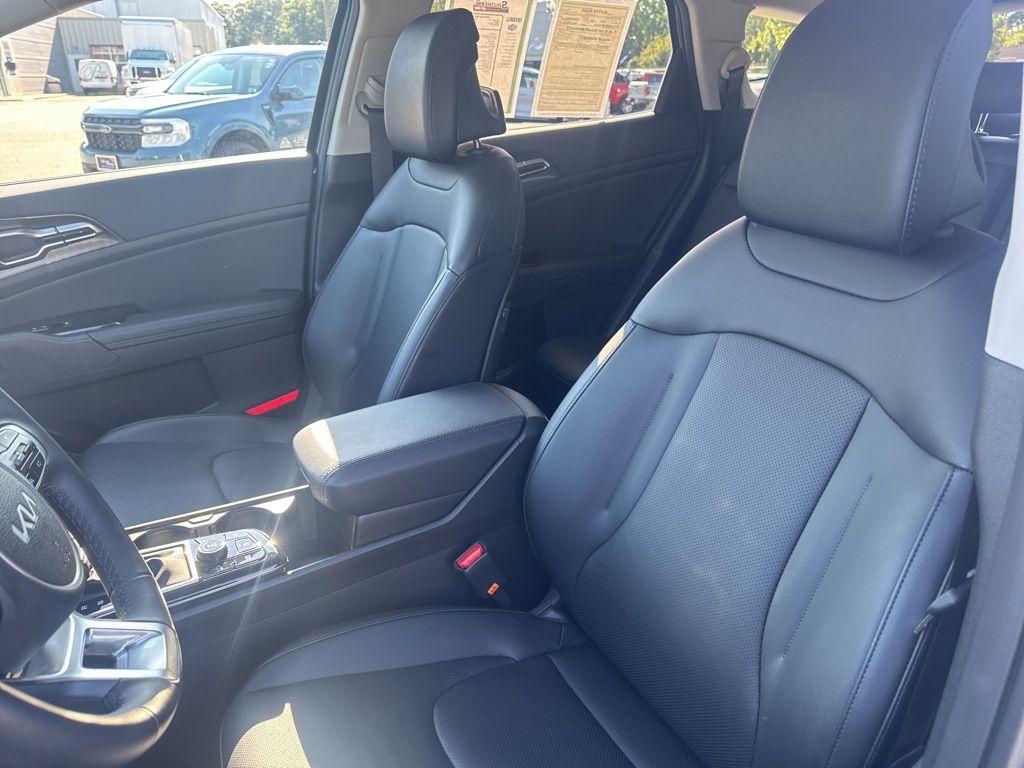 used 2025 Kia Sportage car, priced at $24,292