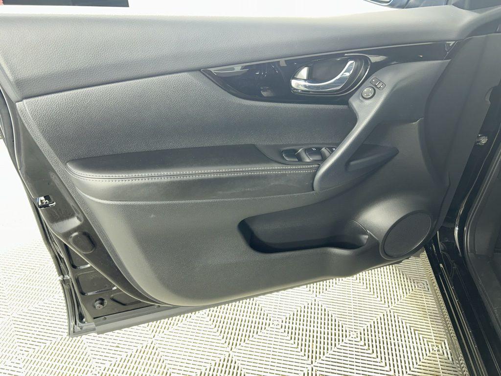 used 2022 Nissan Rogue Sport car, priced at $21,022