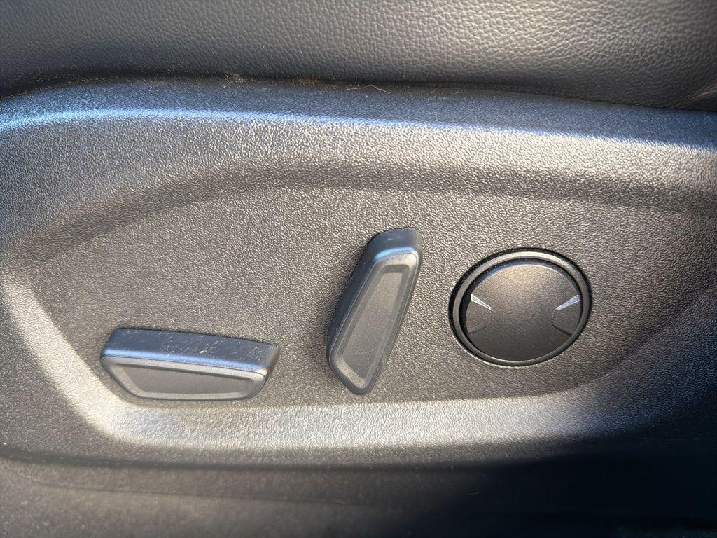 used 2023 Ford Edge car, priced at $24,550