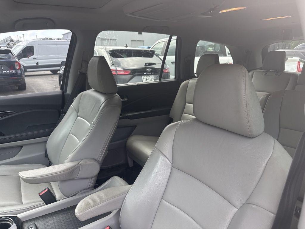 used 2021 Honda Pilot car, priced at $30,725