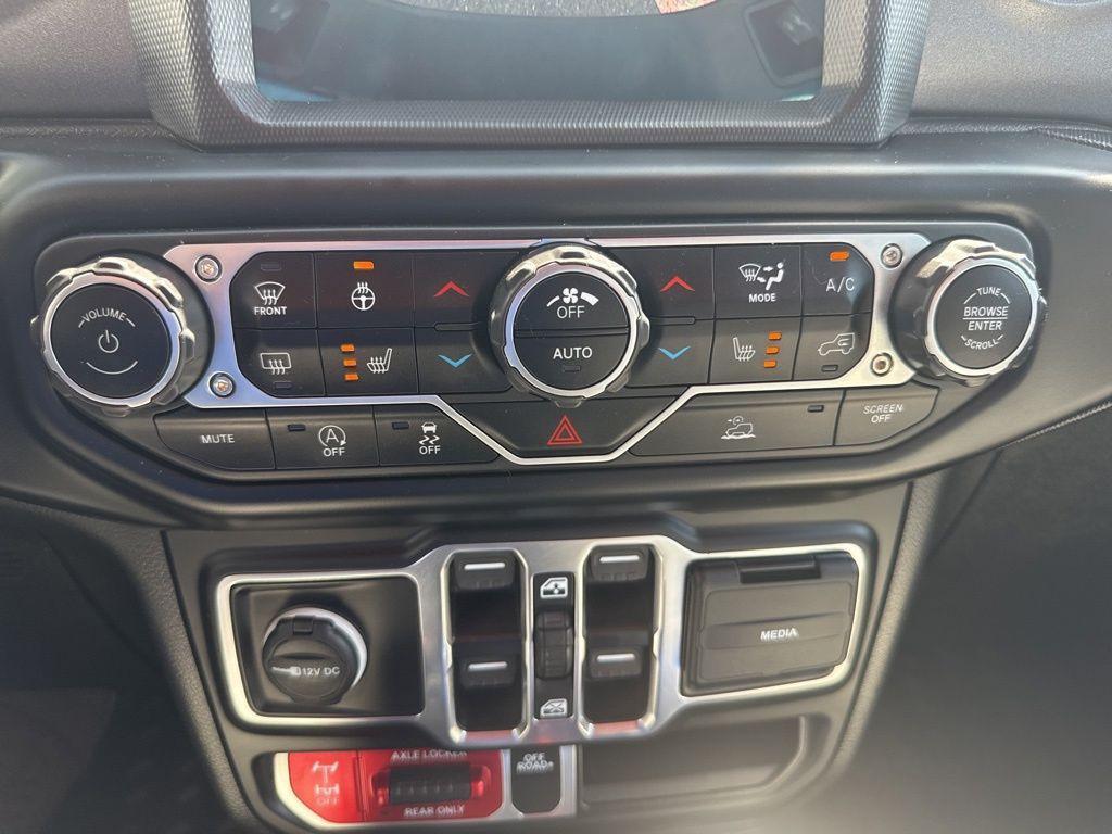 used 2023 Jeep Gladiator car, priced at $41,374