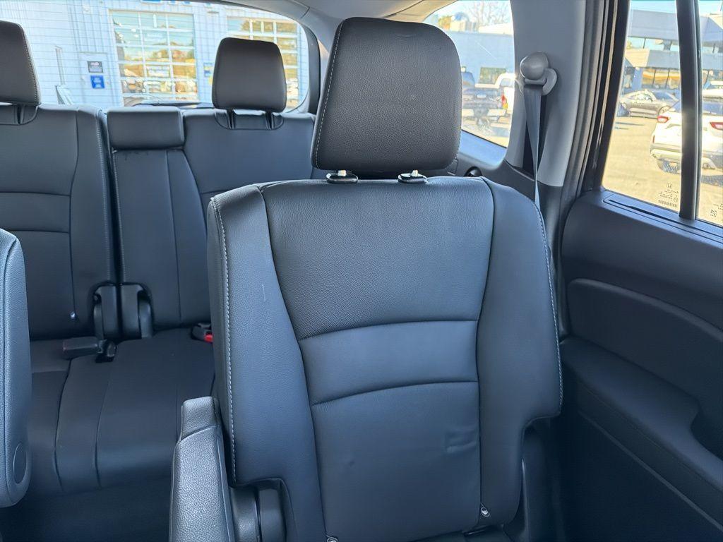 used 2021 Honda Pilot car, priced at $28,699