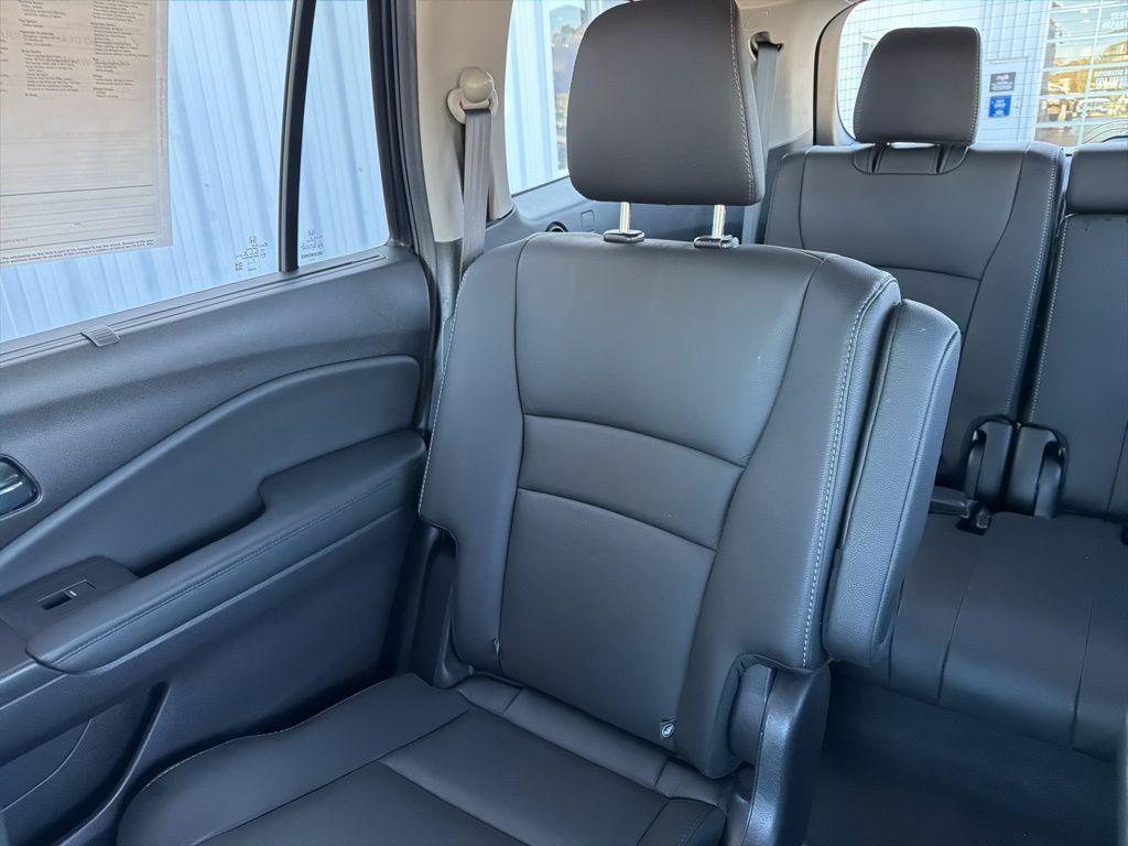 used 2021 Honda Pilot car, priced at $28,699