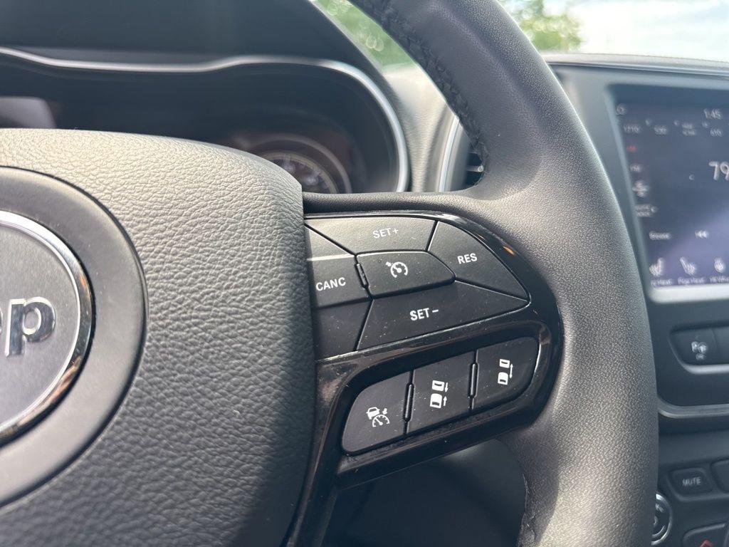 used 2023 Jeep Cherokee car, priced at $21,990