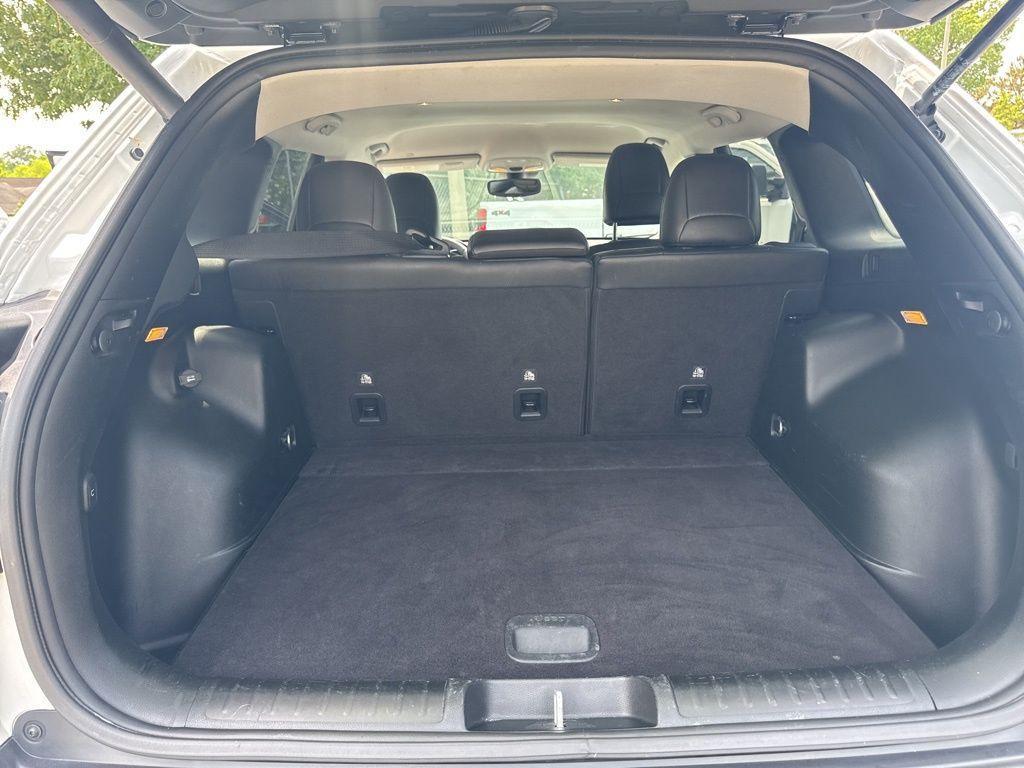 used 2023 Jeep Cherokee car, priced at $21,990