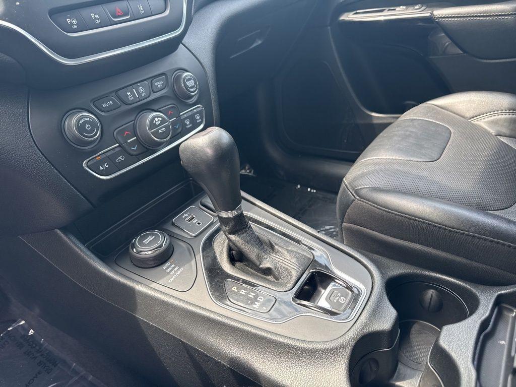 used 2023 Jeep Cherokee car, priced at $21,990