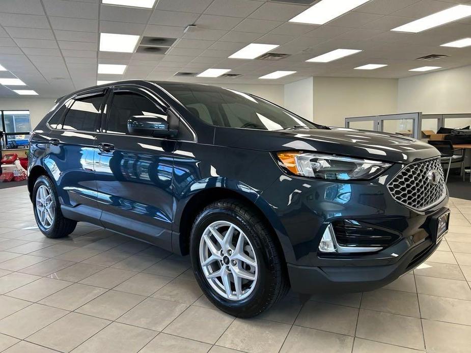 used 2024 Ford Edge car, priced at $29,900