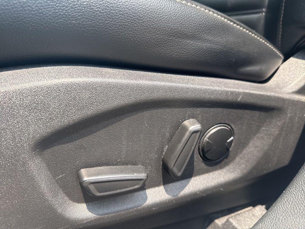 used 2023 Ford Edge car, priced at $19,627