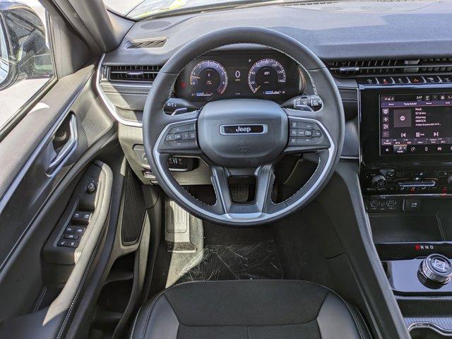 new 2025 Jeep Grand Cherokee car, priced at $38,988