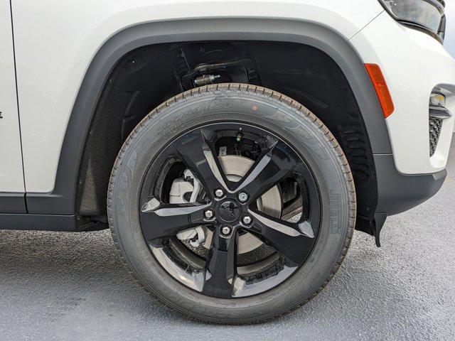 new 2025 Jeep Grand Cherokee car, priced at $39,577