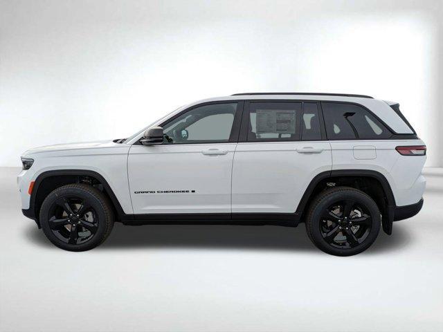 new 2025 Jeep Grand Cherokee car, priced at $39,577