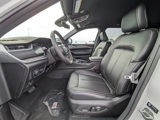 new 2025 Jeep Grand Cherokee car, priced at $39,577