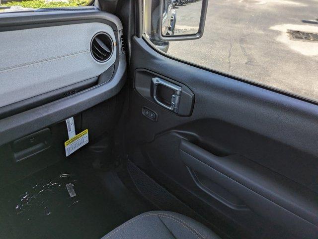 new 2025 Jeep Gladiator car, priced at $43,557