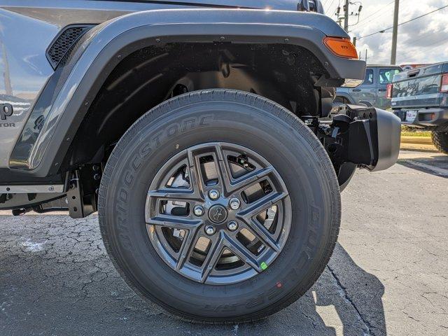 new 2025 Jeep Gladiator car, priced at $43,557