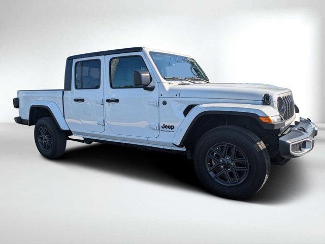 new 2024 Jeep Gladiator car, priced at $47,239