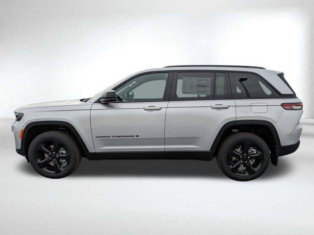 new 2025 Jeep Grand Cherokee car, priced at $39,910