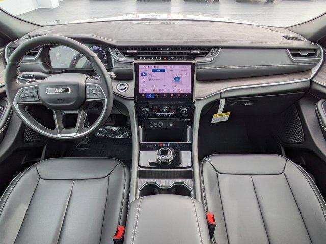 new 2025 Jeep Grand Cherokee car, priced at $39,910