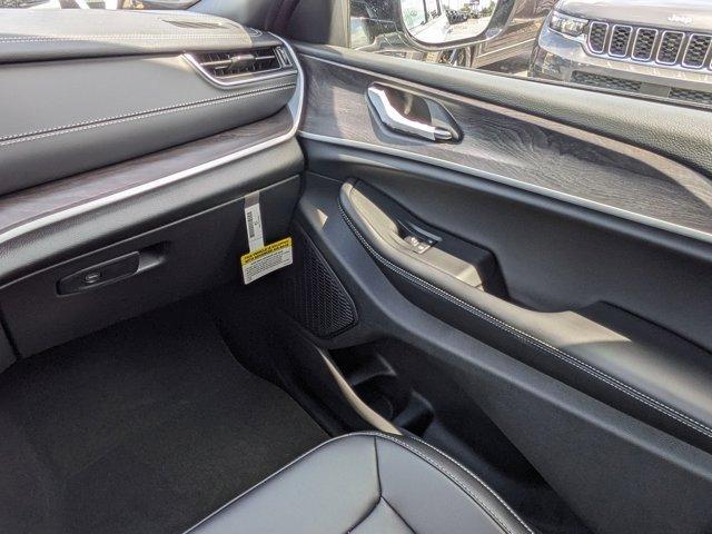 new 2025 Jeep Grand Cherokee L car, priced at $39,289