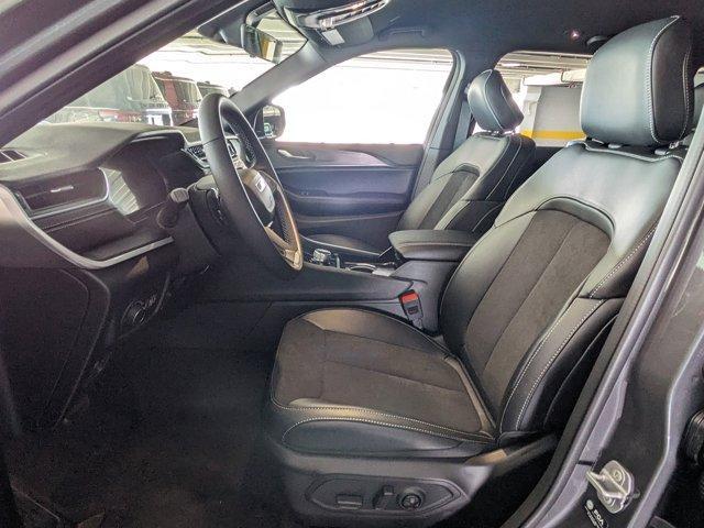 new 2025 Jeep Grand Cherokee car, priced at $38,928