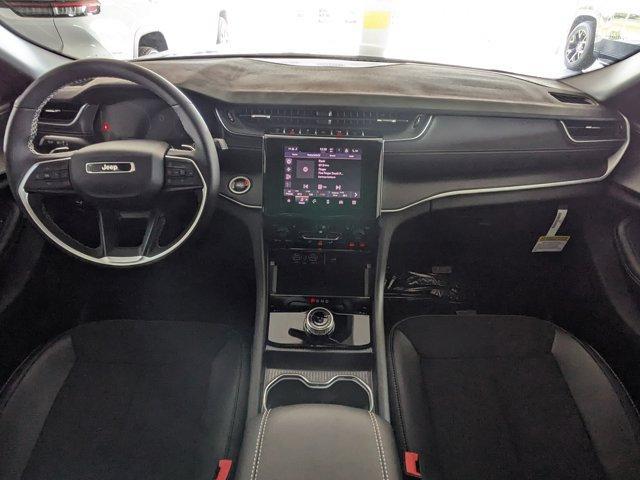 new 2025 Jeep Grand Cherokee car, priced at $38,928