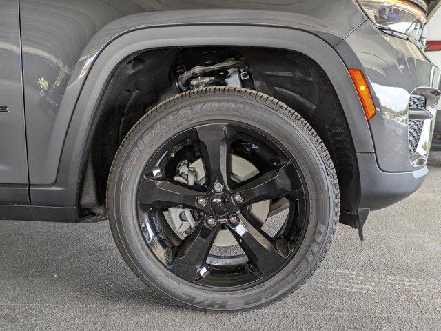 new 2025 Jeep Grand Cherokee car, priced at $38,928