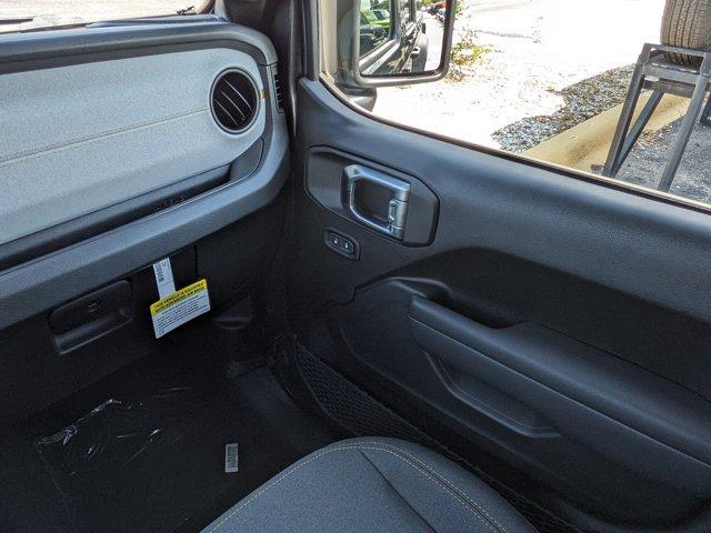 new 2025 Jeep Gladiator car, priced at $42,133