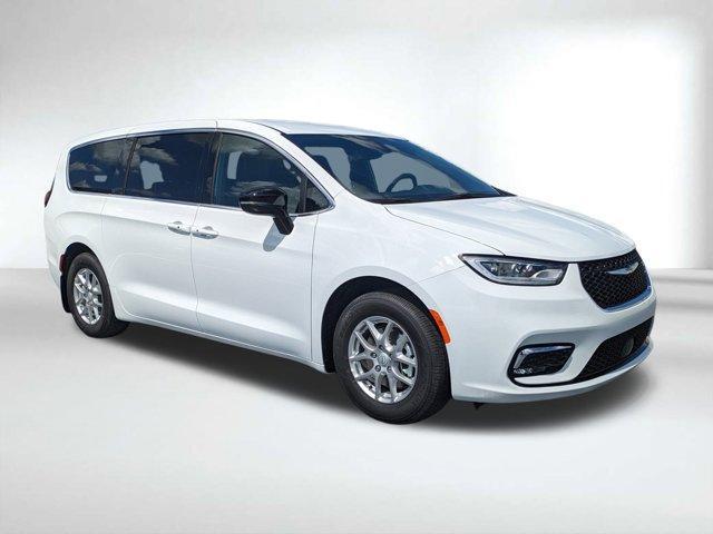new 2026 Chrysler Pacifica car, priced at $40,927