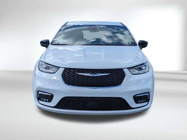 new 2026 Chrysler Pacifica car, priced at $40,927