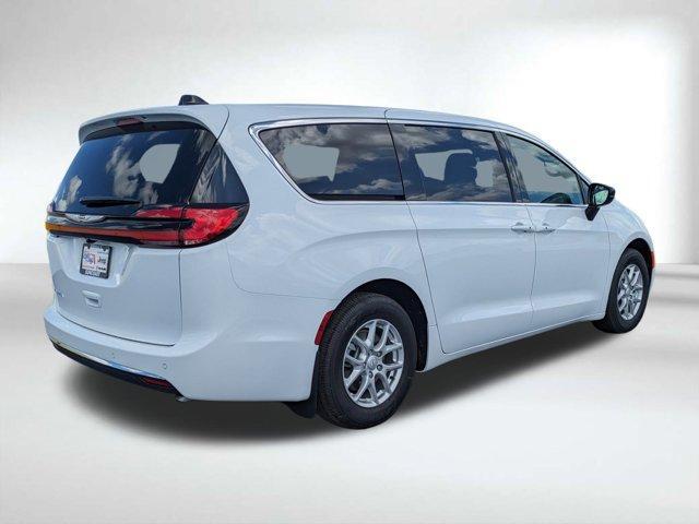 new 2026 Chrysler Pacifica car, priced at $40,927