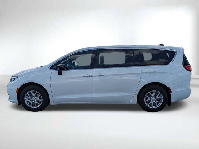 new 2026 Chrysler Pacifica car, priced at $40,927